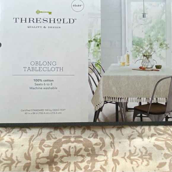 Threshold Quality 100% Cotton Tablecloth 60”x84” - Picture 2 of 5
